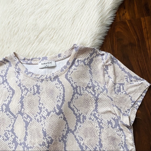 NEW Aritzia Babaton Everyday T-Shirt in Light Grey/Smoke - Picture 4 of 7